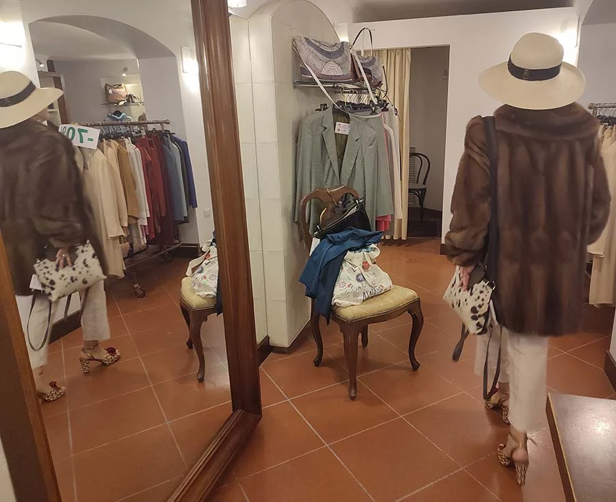 Les Must de Cartier Burgundy Bordeaux luggage - Vintage Luxury Travel Style Tips