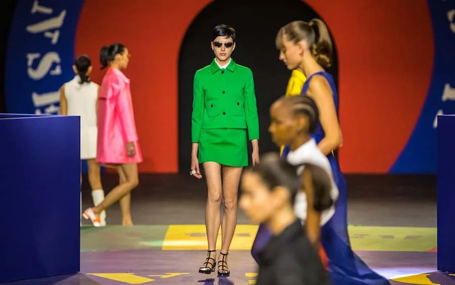 How-to-Get-the-60s-Geometric-Mod-Look-1